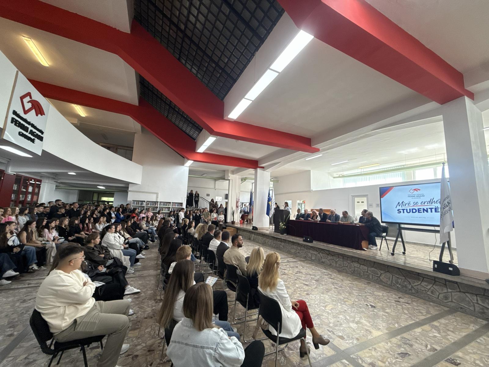Universiteti “Fehmi Agani” në Gjakovë hapi vitin e ri akademik 2026–2027